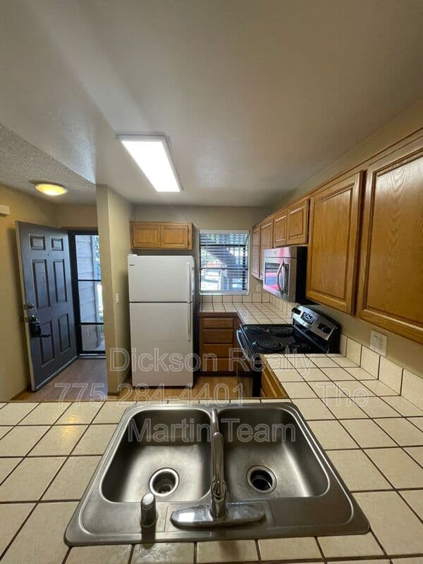 Reno House: 2989 Tierra Verde E