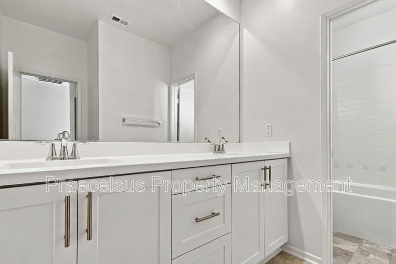 Chula Vista House: 1427 Ortega St