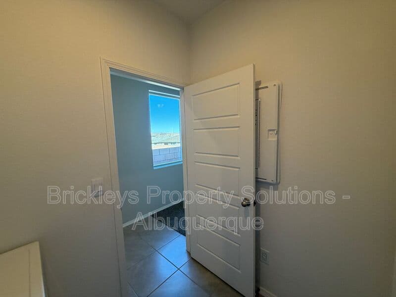 Rio Rancho House: 4875 Mount Salas St NE