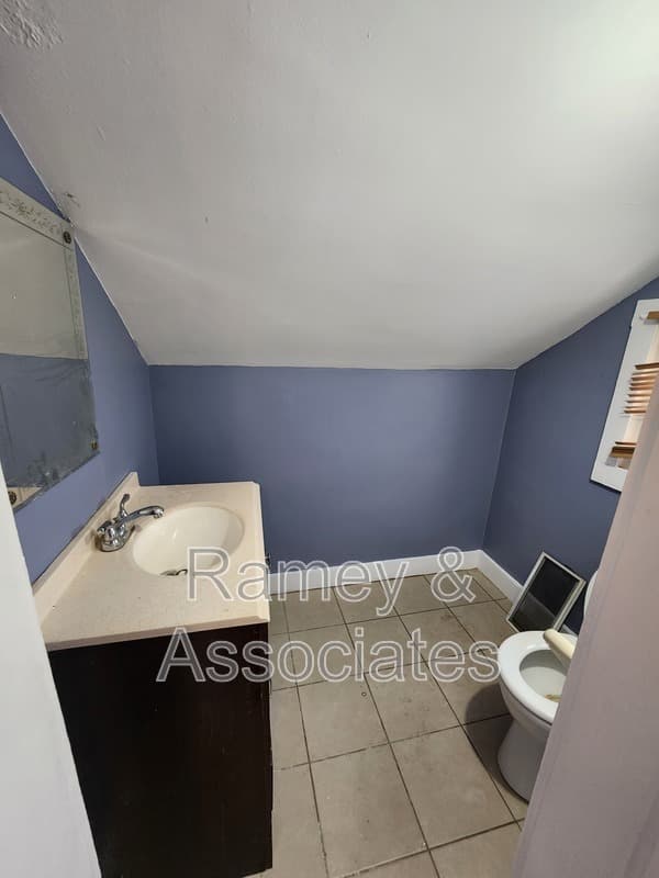 Louisville House: 3635 Taylor Blvd