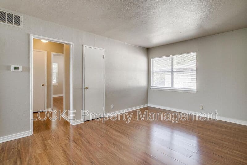 Fort Worth House: 3421 South University Drive