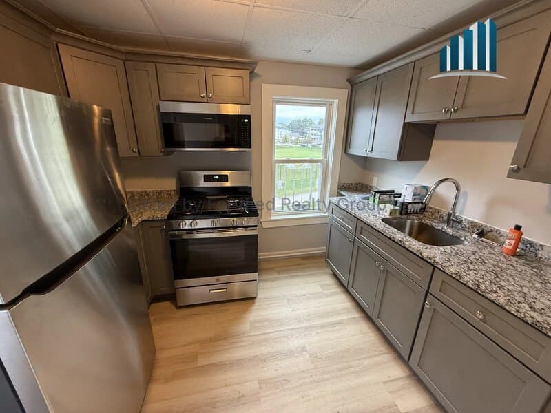 Fall River Condo: 25 Palmer St