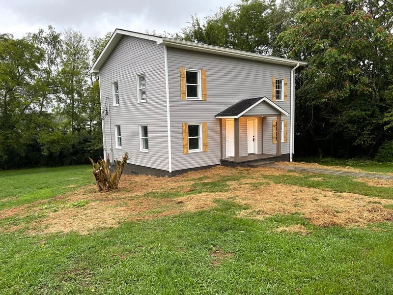 Louisville House: 1719 Airline Dr