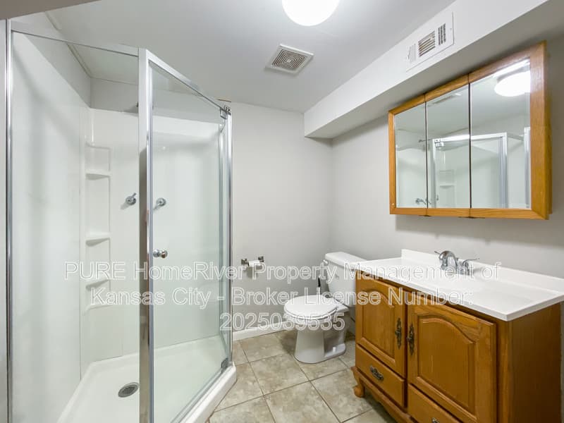 Kansas City House: 418 NE 55th St