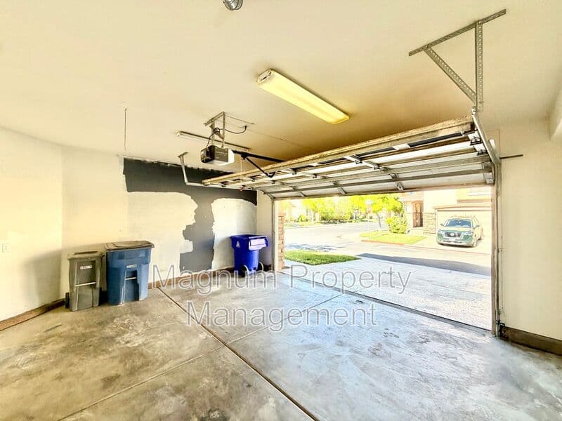 Riverside House: 11324 Riverleaf Dr