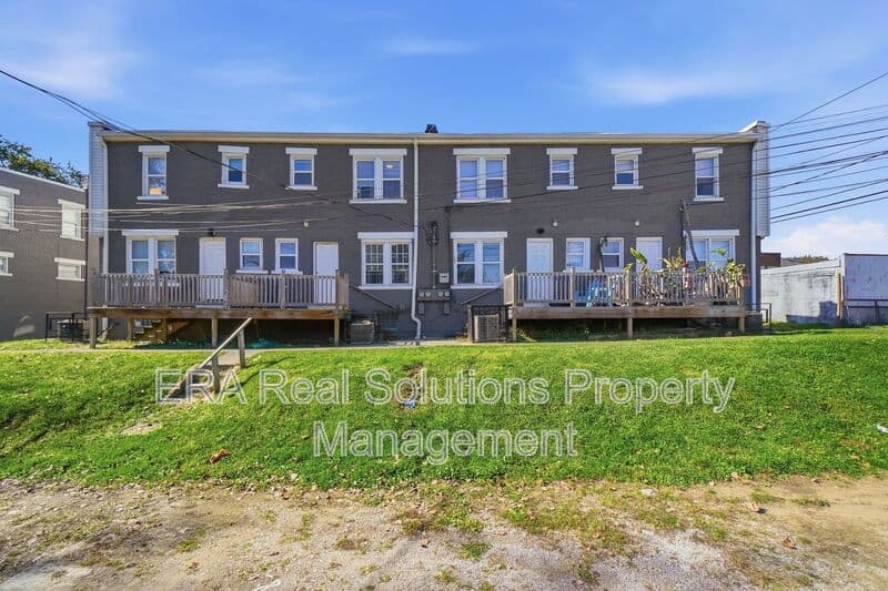 Columbus Townhome: 428 Columbian Ave