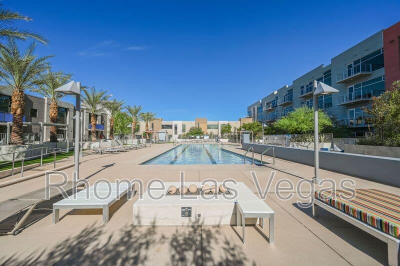 Las Vegas Condo: 353 E Bonneville Ave
