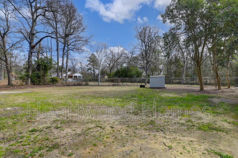 Columbia Condo: 3300 Margrave Road