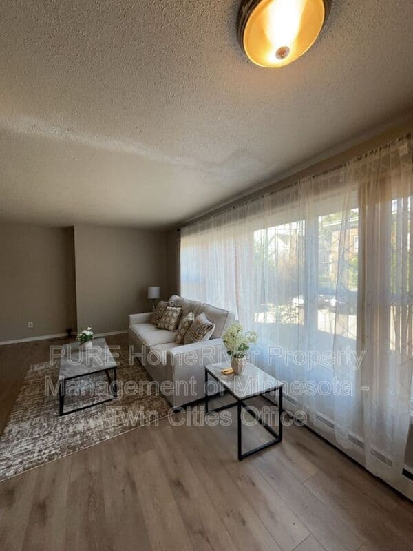 Minneapolis Condo: 1500 10th Ave S