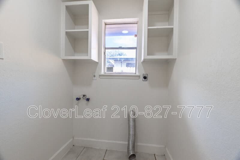 San Antonio House: 13022 El Marro St