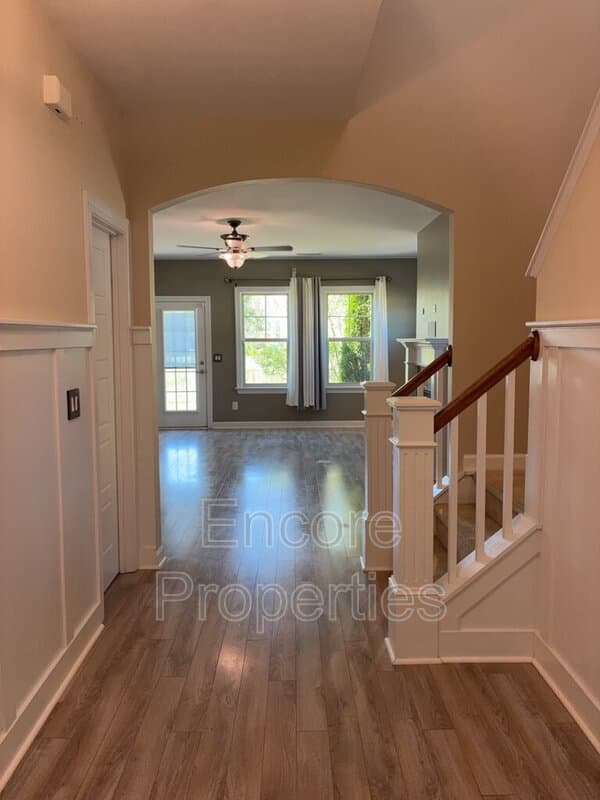 Morrisville House: 200 Roundhouse Lane