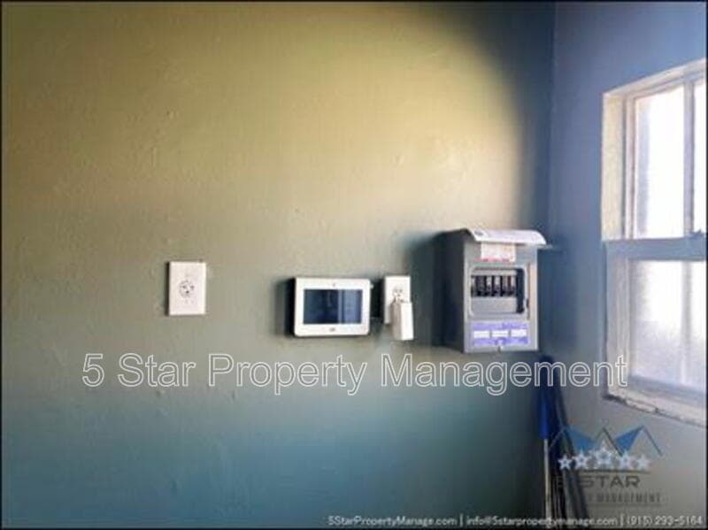 El Paso Condo: 1909 Yandell Drive