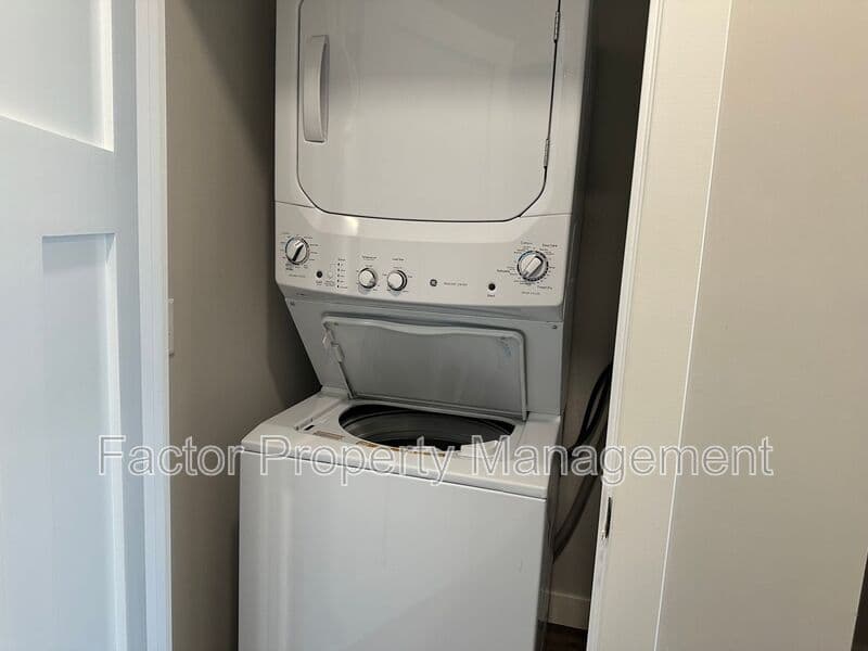 North Mankato Condo: 235 Belgrade Ave