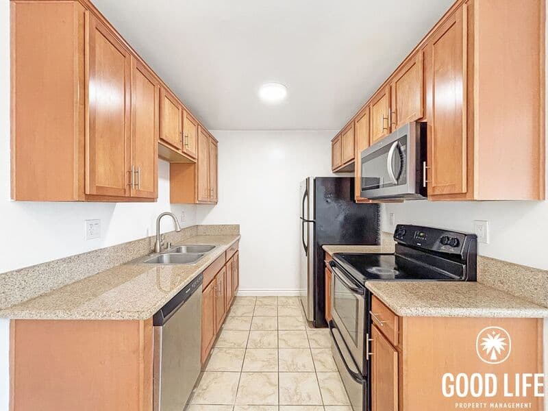 El Cajon Condo: 1386 E Madison Ave