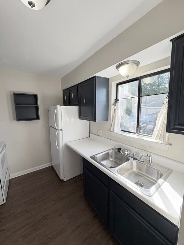 Columbia Townhome: 240 Jamil Rd