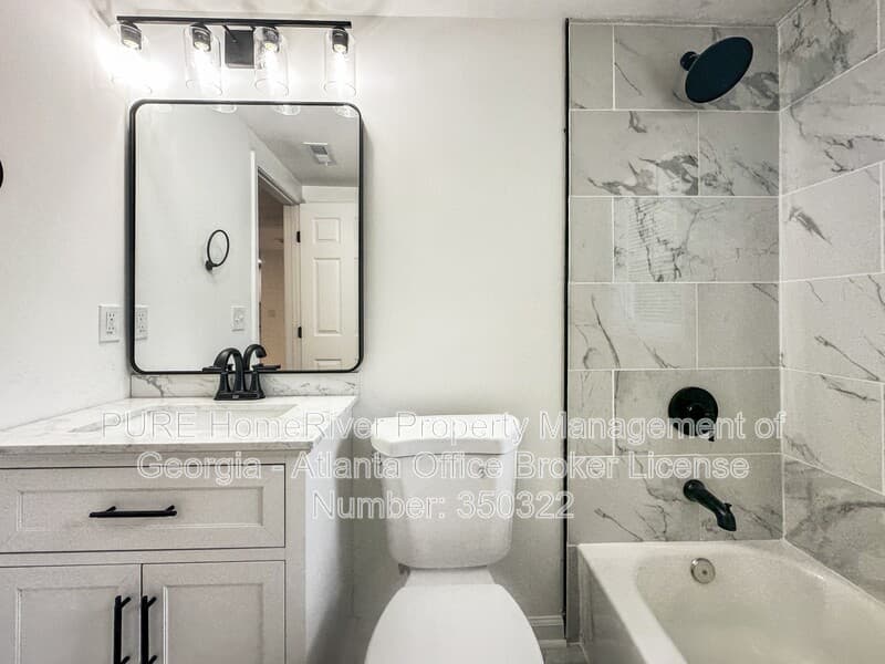 Morrow House: 2313 Poplar St