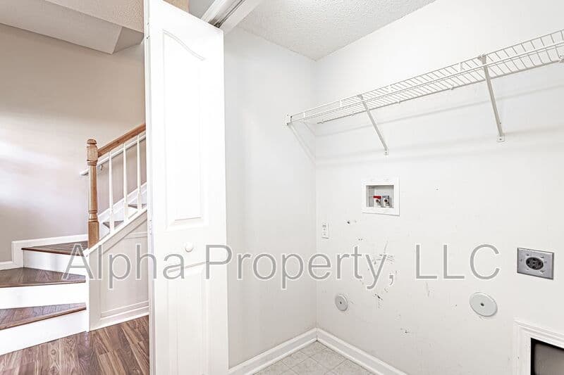 Greer House: 322 Highgate Cir