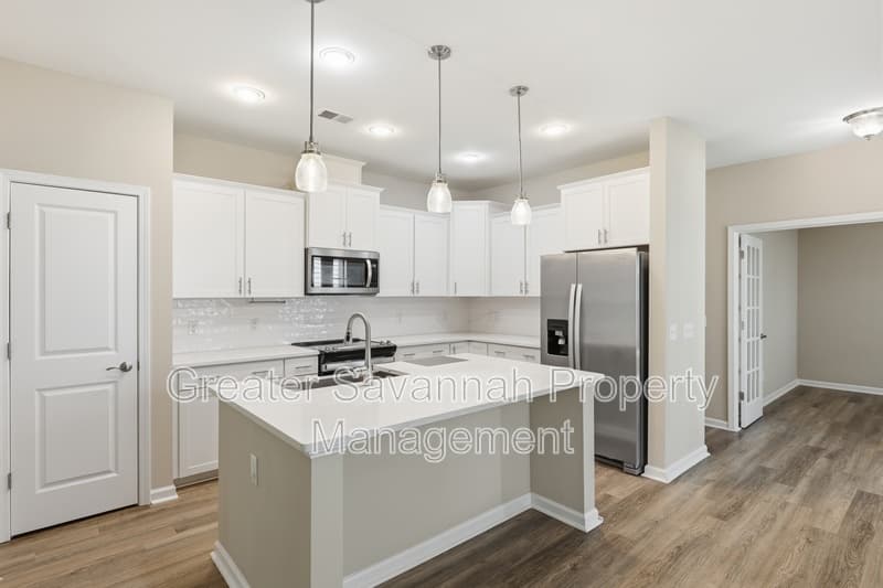 Pooler Townhome: 130 Danbury Court