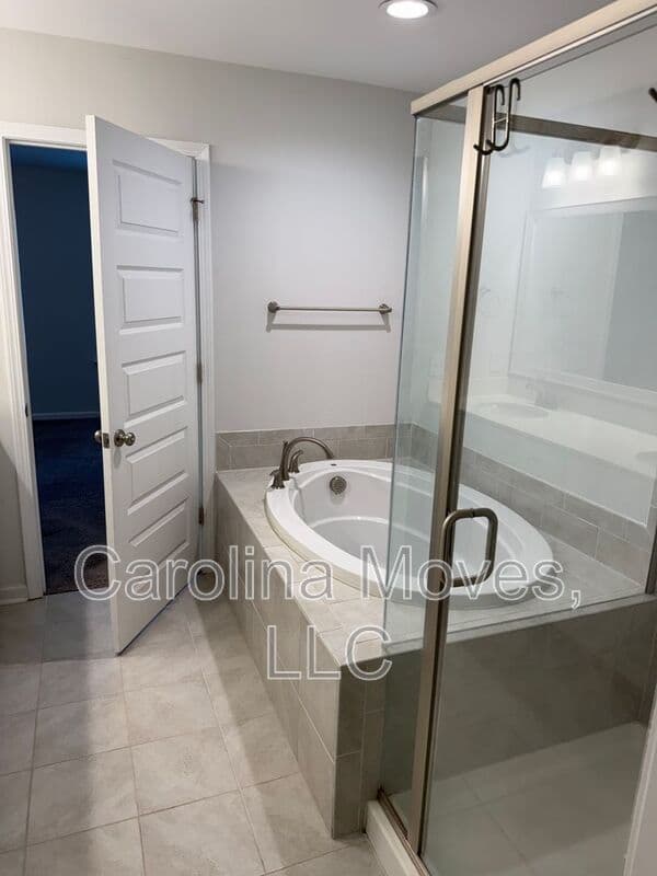 Greenville Townhome: 5 Alkanet Way