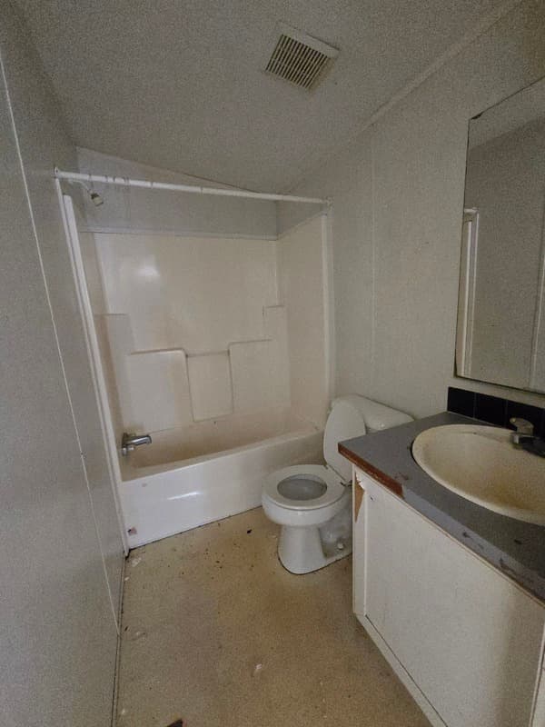 Fayetteville House: 2416 Cattail Cir