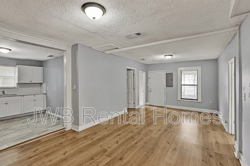 Jacksonville House: 3810 Brick Rd