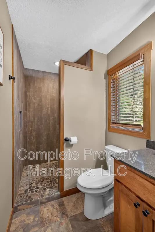 New Richland House: 23619 180th Street