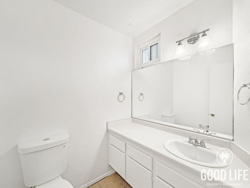 Garden Grove House: 5848 Chapman Ave