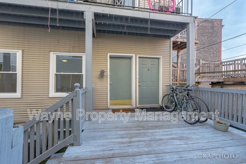 Chicago Condo: 1849 W Wellington Ave
