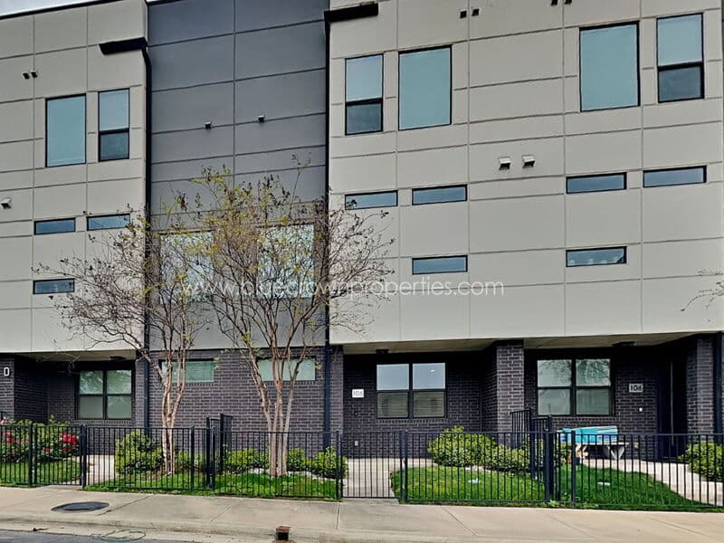 Dallas Townhome: 1625 Hickory Street