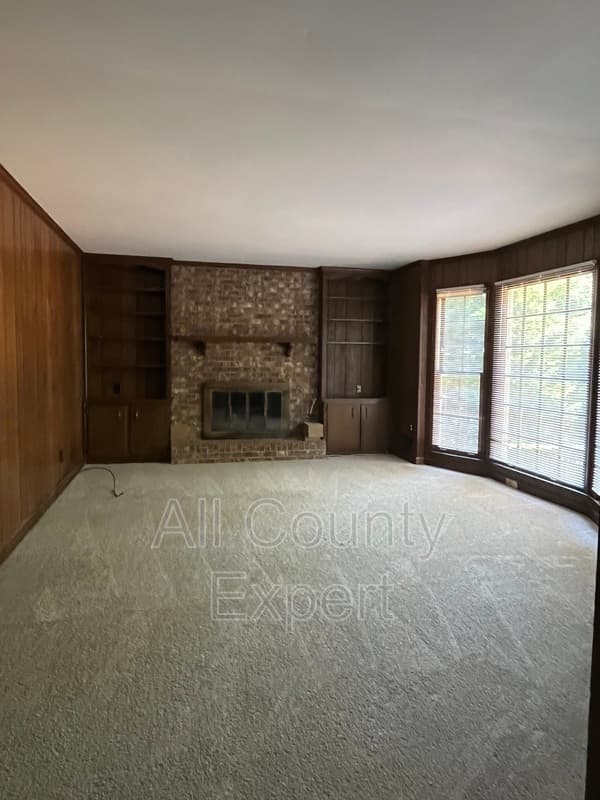 Dunwoody House: 2300 Fenhurst Pl