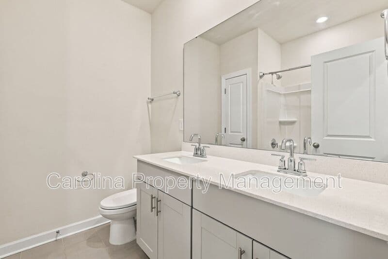 Charlotte House: 1003 Alicante Ave
