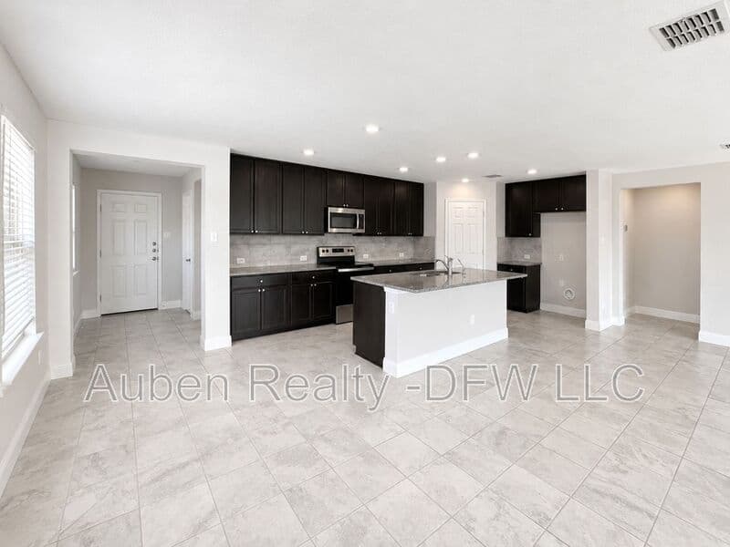 Aubrey House: 2605 Wesley Avenue