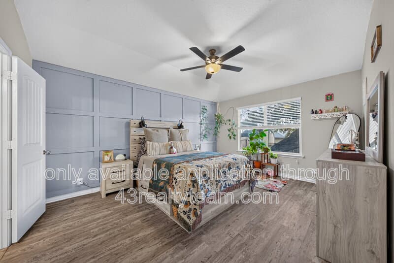 San Antonio House: 15562 Gray Catbird