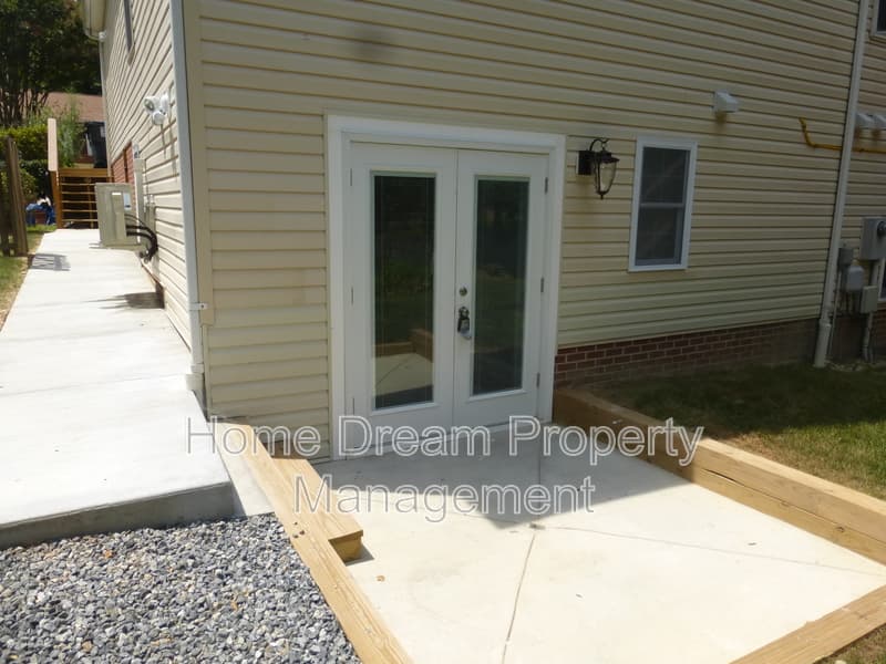 Fredericksburg House: 11603 Silverleaf Ln