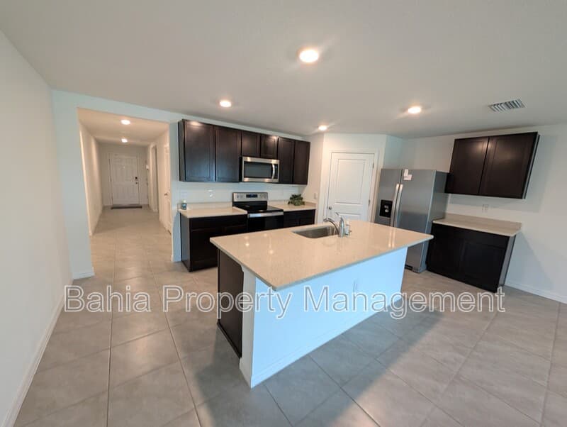 Ruskin House: 801 Ace Outlaw Ave