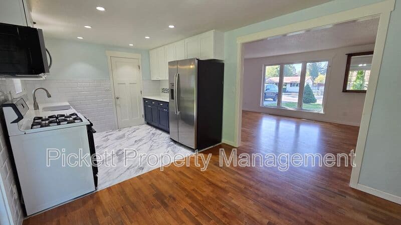 Port Orchard House: 2977 Hoover Ave SE