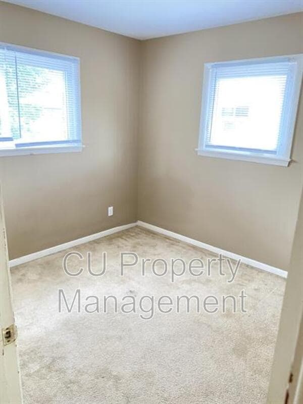 Champaign Condo: 711 W CHURCH St.