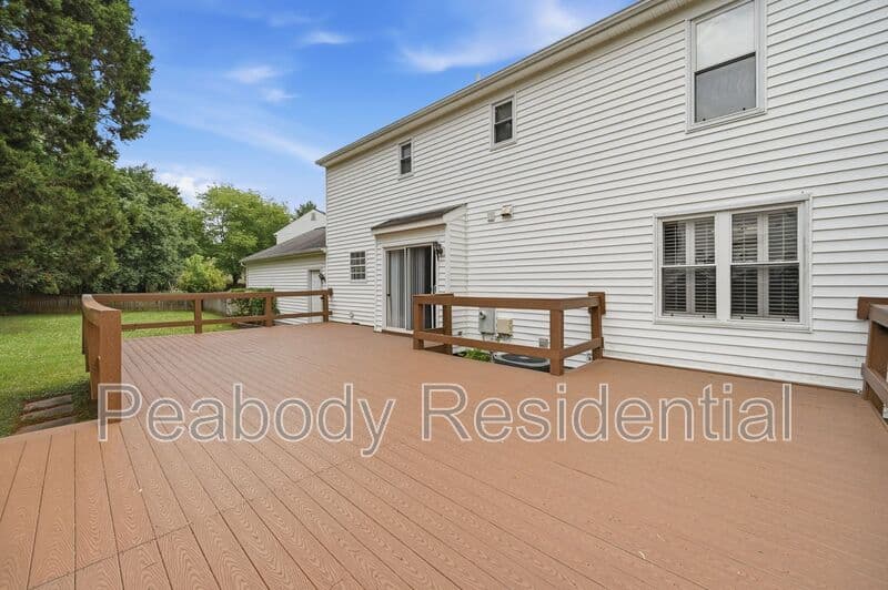 Great Falls House: 10609 Oxford Ct