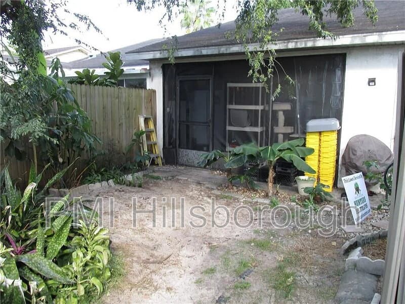 Brandon House: 914 Burlwood Street