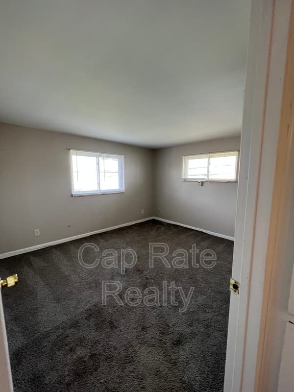 Columbus House: 3632 Cushing Dr