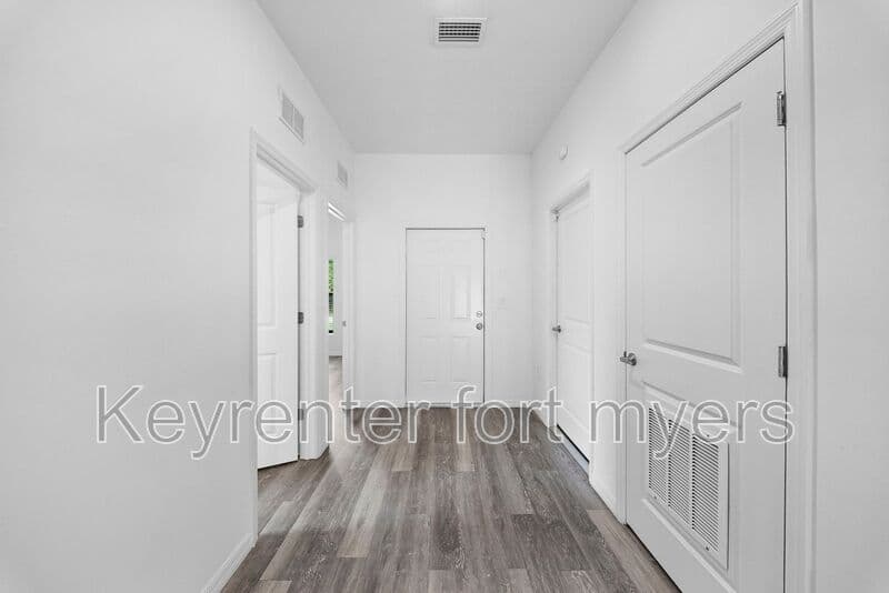 Lehigh Acres House: 4716 29th St SW