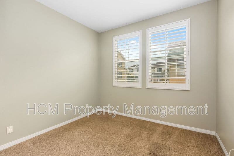 Irvine House: 315 Silk Tree Street