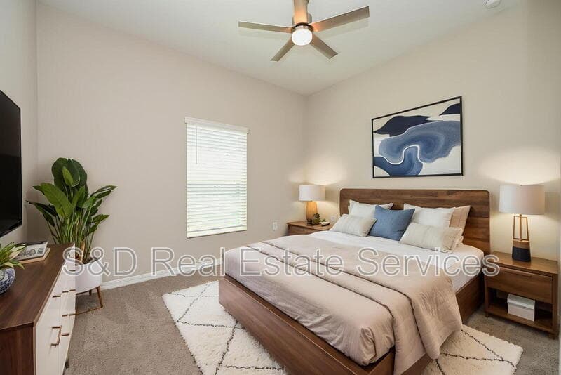 Lakeland House: 5507 Freesia Dr