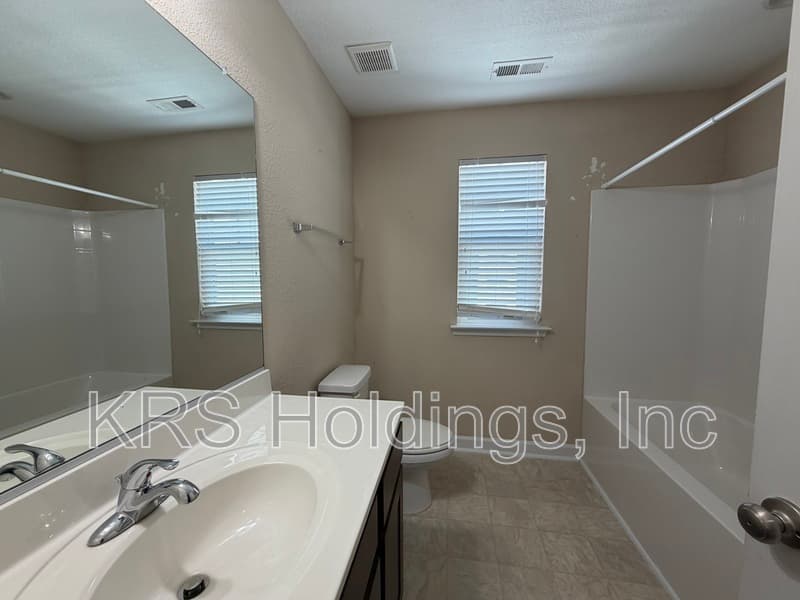 Portsmouth House: 214 Harmony Dr