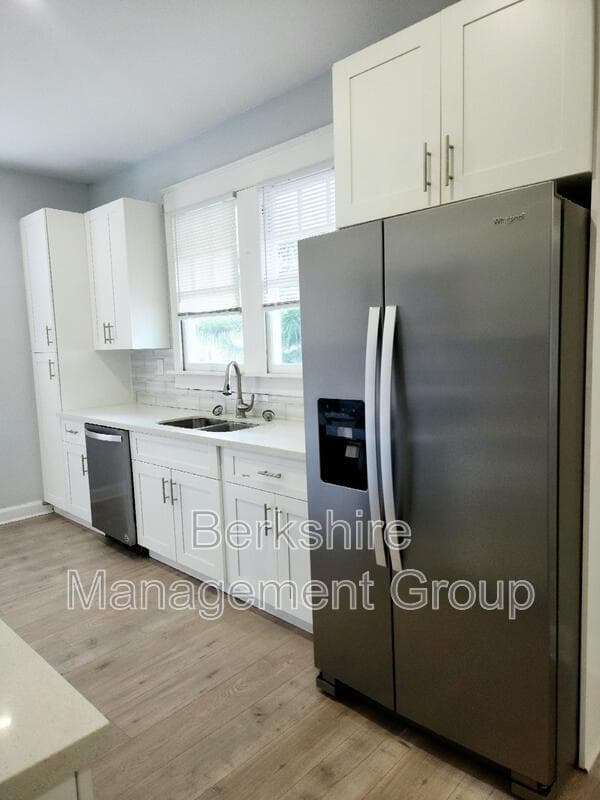 Lakeland House: 826 S New York Ave