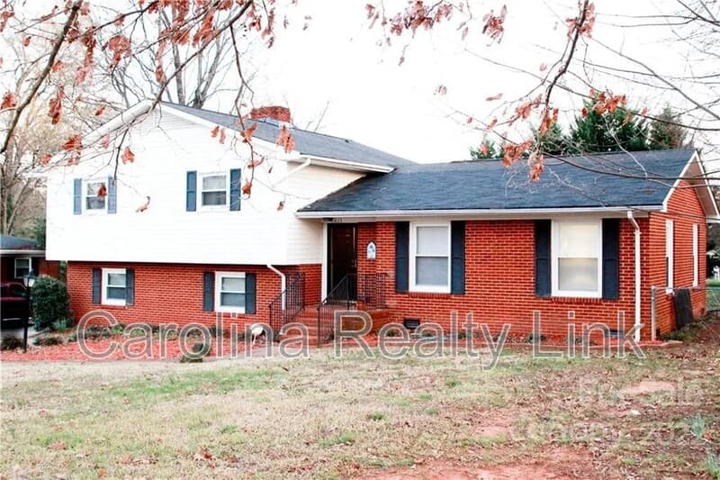 Charlotte House: Tuckaseegee Rd