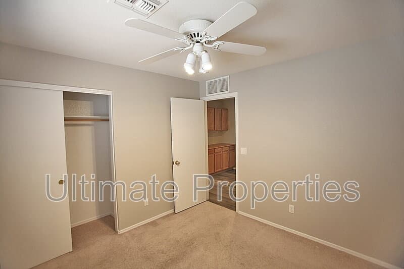 Peoria House: 8023 W Melinda Ln