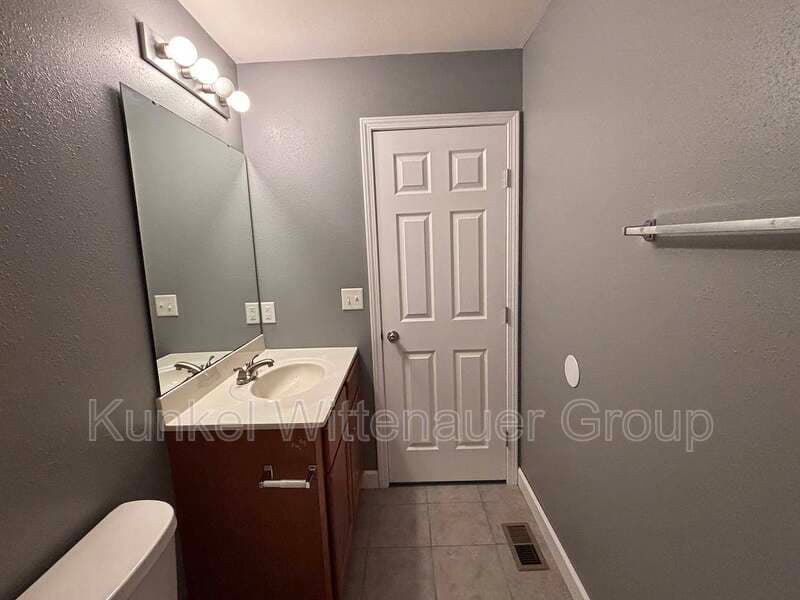 Mascoutah Condo: 704 E Fountain View
