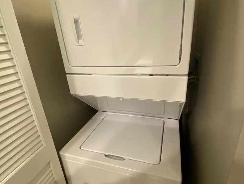 Chicago Condo: 220 W Randolph St