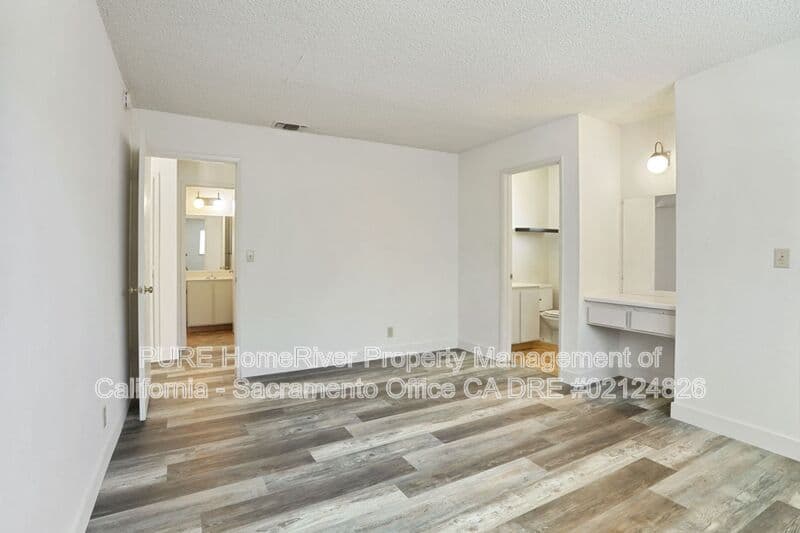 Fair Oaks House: 8128 Deseret Ave